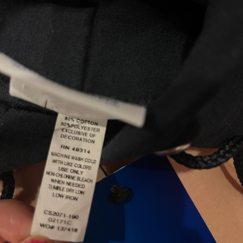 Sweatshirt - Picture 4 of 4